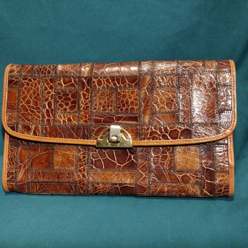 🌎 Niki || Patent Patch Alligator Clutch